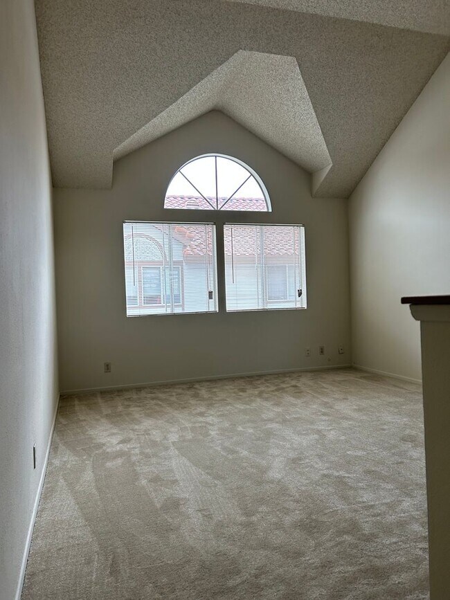 Building Photo - 4121Waln - L