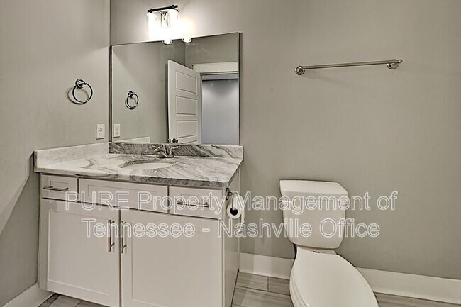 Building Photo - 1011B Caldwell Ave