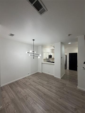 Building Photo - 2743 Hyde Park Dr