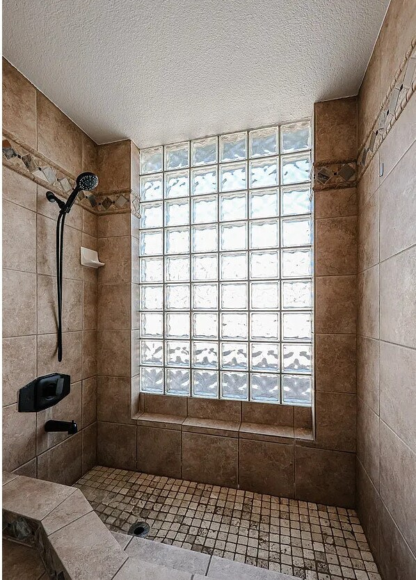 Building Photo - 604 W Kiva Ave