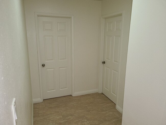 Building Photo - 851 Taft Ave