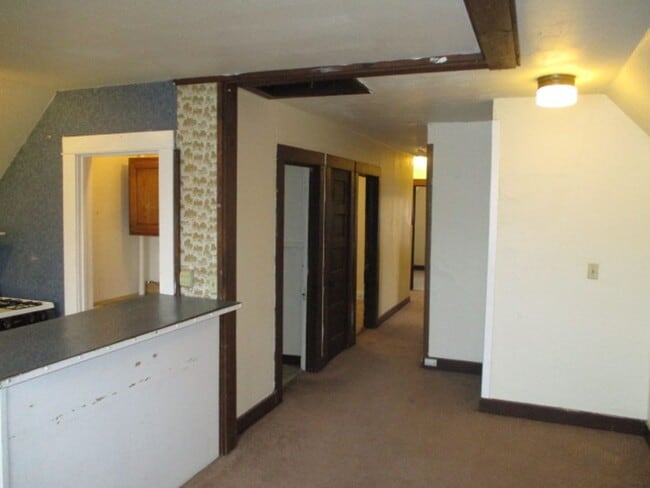 Building Photo - 137-139 W Gilman St