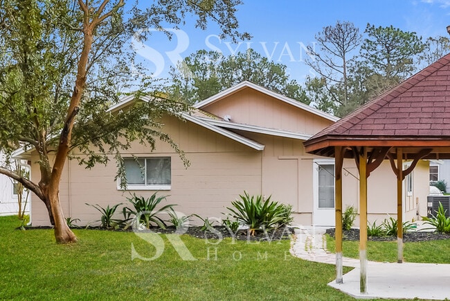 Building Photo - The living is easy in this 3 bedroom, 2 bathroom home!