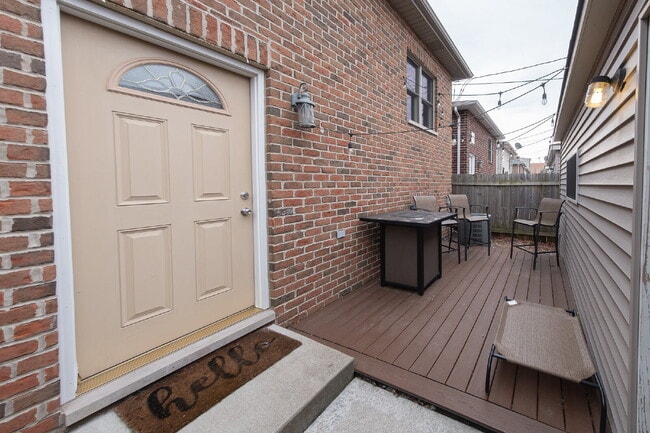 Building Photo - Beautiful West Humboldt Park Single Family Home