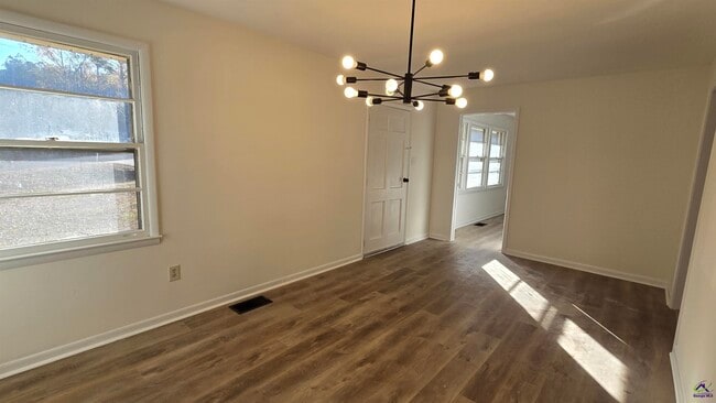 Building Photo - 101 Vivian Dr