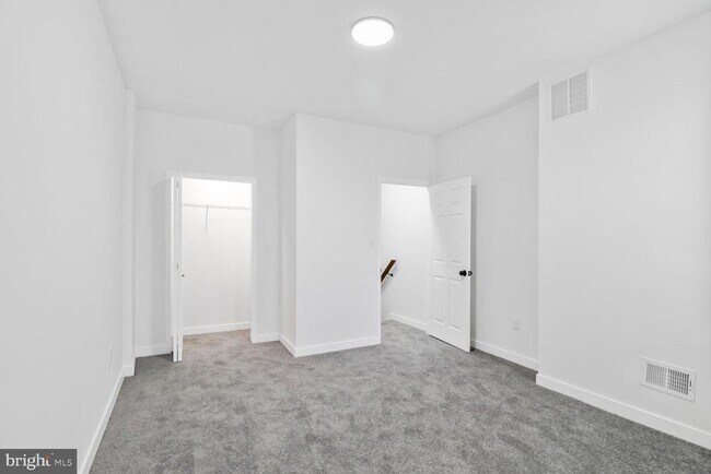 Building Photo - 530 Laurens St