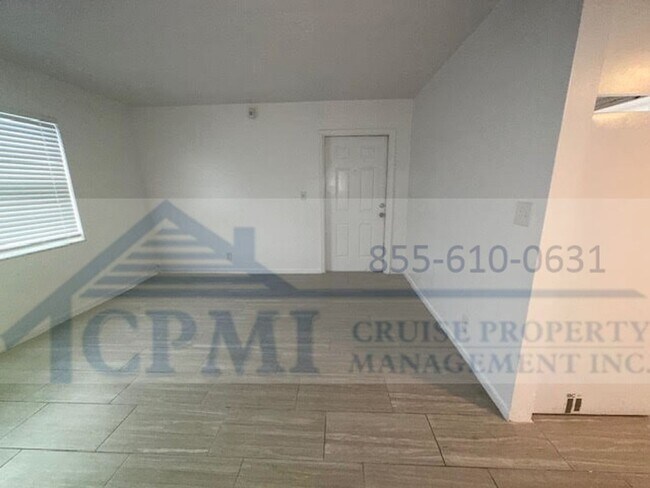 Interior Photo - 100 NE 9 St Pompano Beach, FL 33060