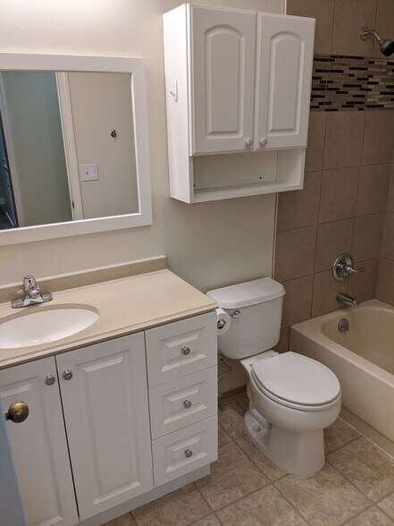 Building Photo - 10270 Jamestown Dr