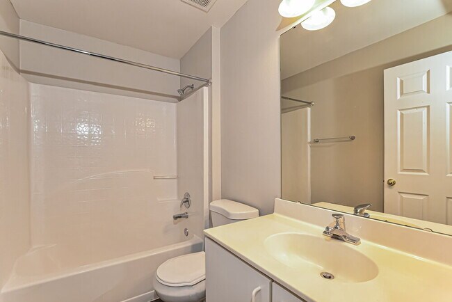 Building Photo - 117 Sterling Pine St