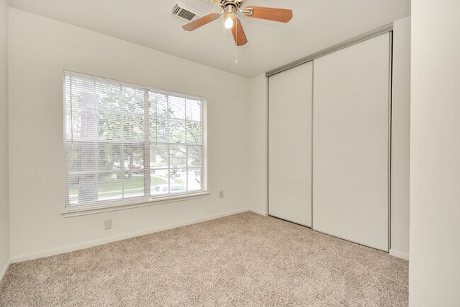 Building Photo - 17210 Colony Creek Dr