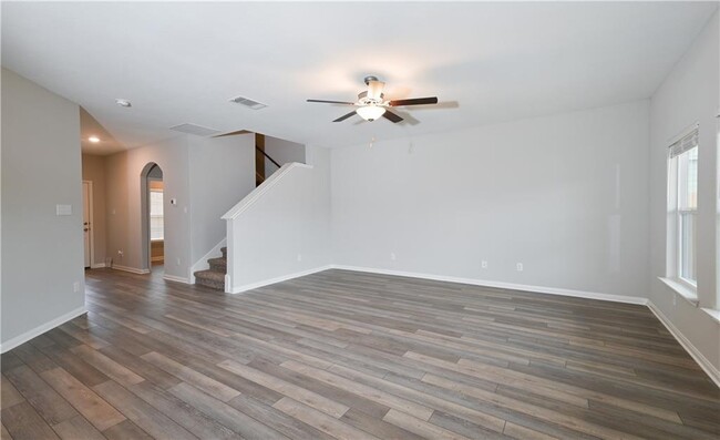 Building Photo - 524 Republic Dr