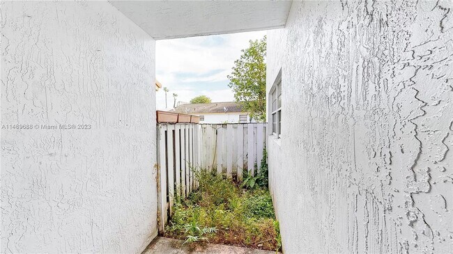 Building Photo - 15390 SW 76th Ter