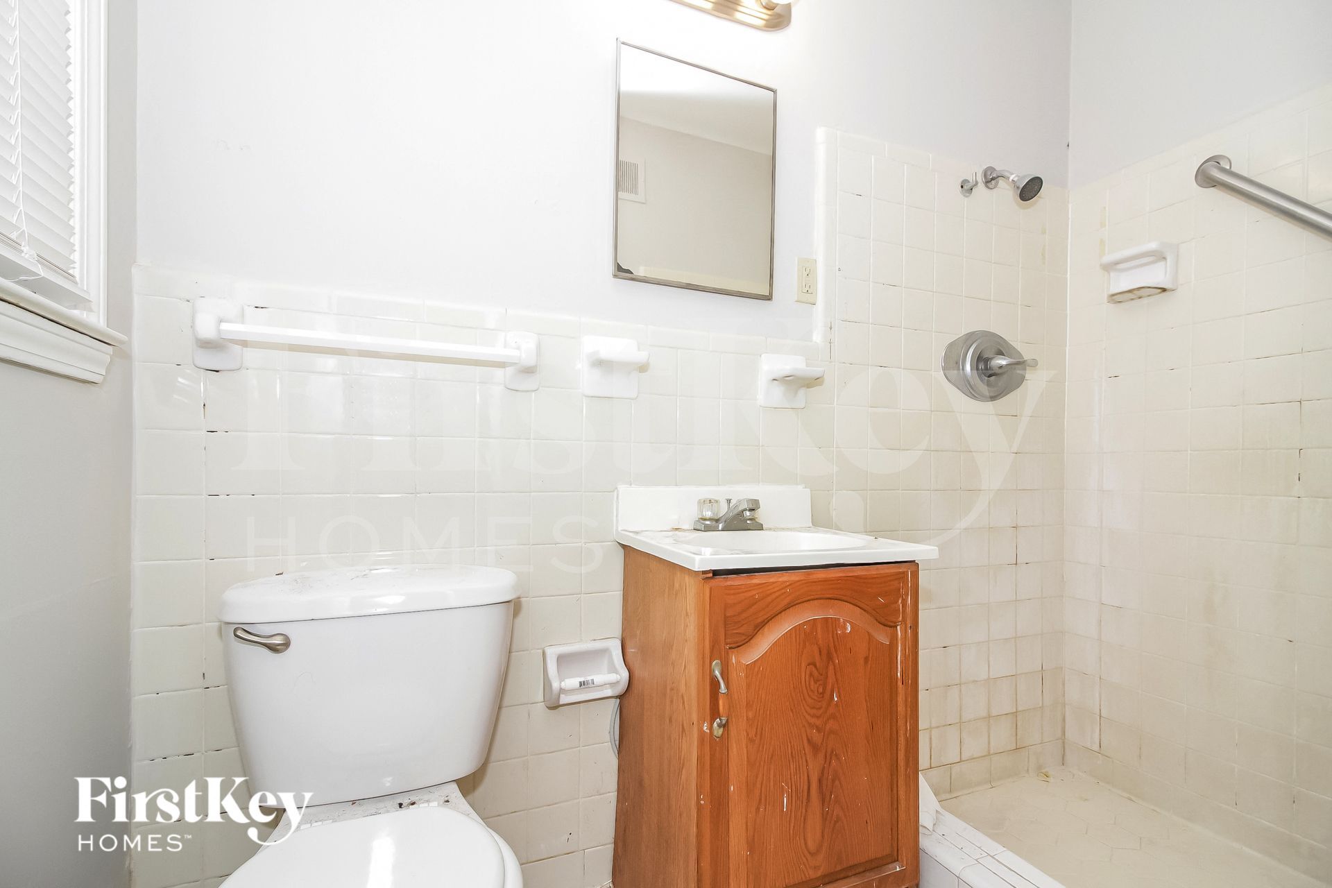 Building Photo - 2036 St James Dr