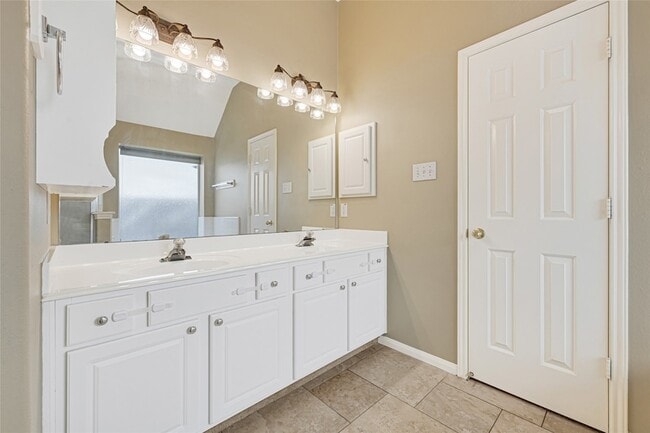 Building Photo - 18819 Forest Deer Rd