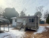 Building Photo - Two bedroom, 1 bath house in Burlington