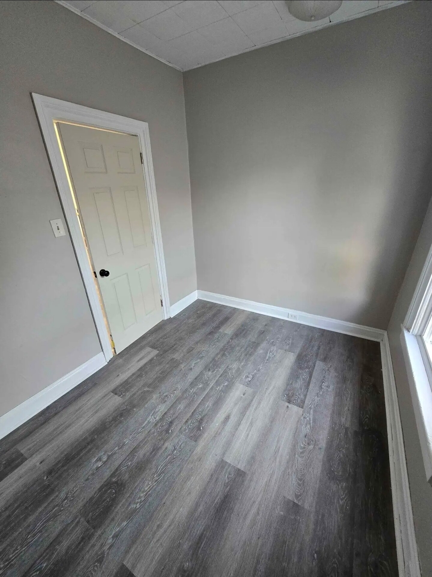 Building Photo - 541 5th Ave