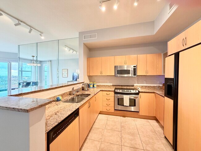 Building Photo - 804 E Windward Way