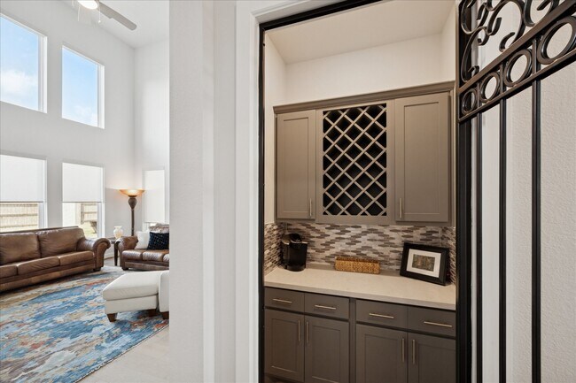 Building Photo - 2238 Mason Terrace Dr