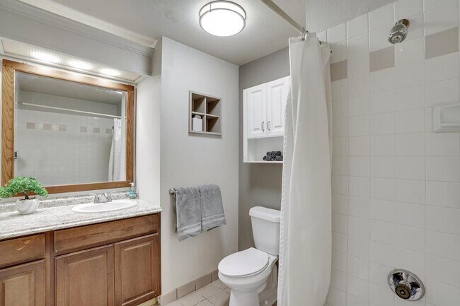 Building Photo - 6380 S Boston St