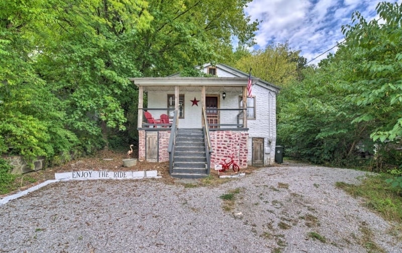 Building Photo - 23 Wert St