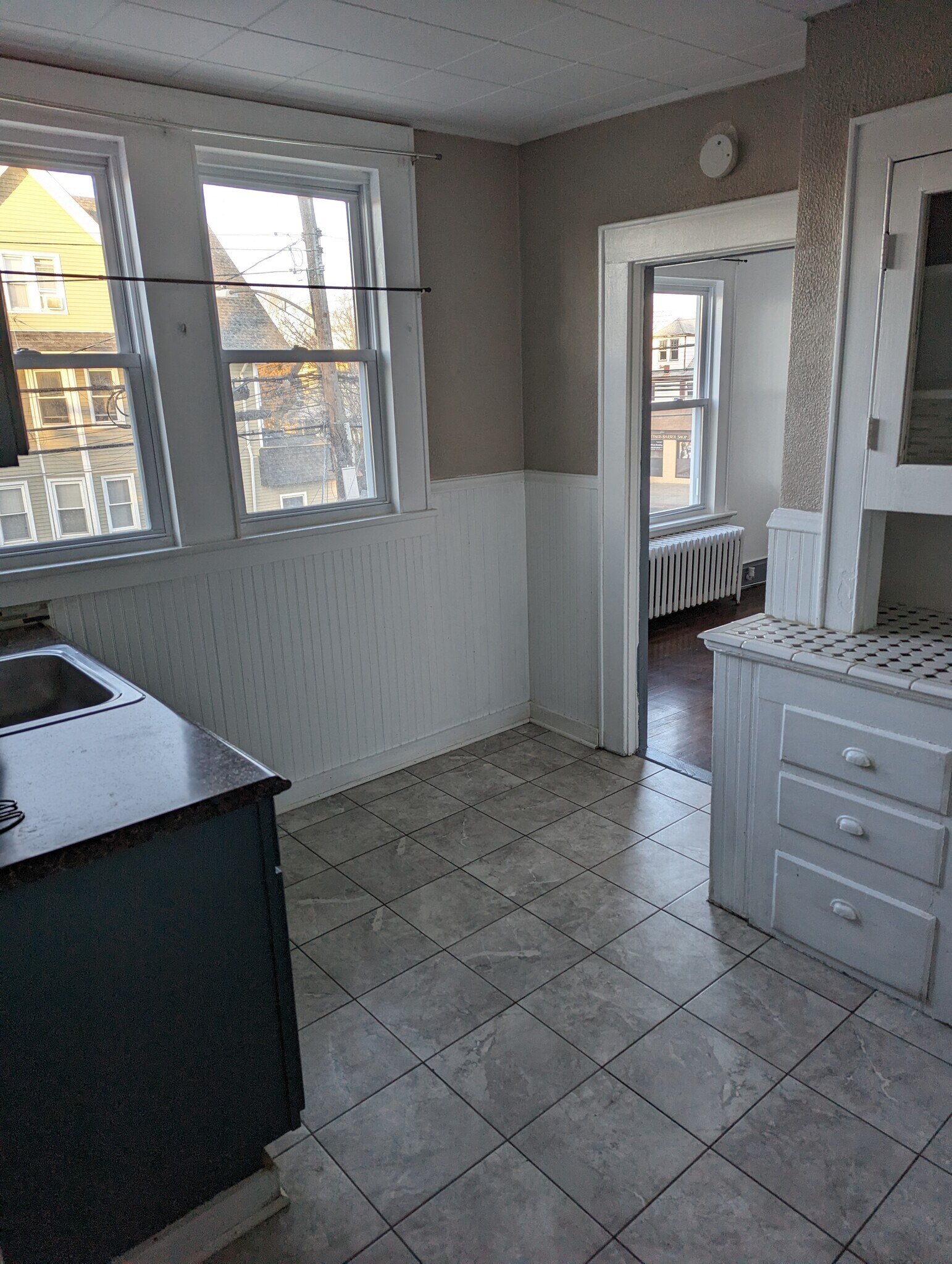 Building Photo - 2295 E Main St