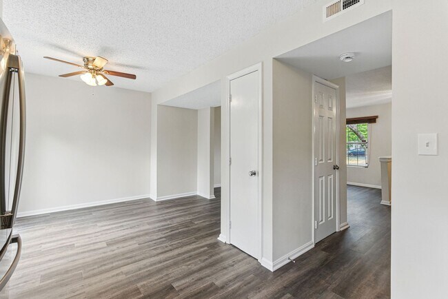Building Photo - 505 Knollwood Ct