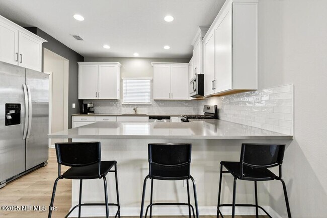 Building Photo - 542 Silver Landing Dr