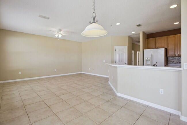 Building Photo - Spacious 4-Bedroom Gem with 3 Baths and 2238 Sq Ft of Comfort in Clermont!