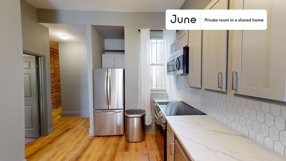 Building Photo - Room in Shared 5 bed/2 bath home in Columbia Heights