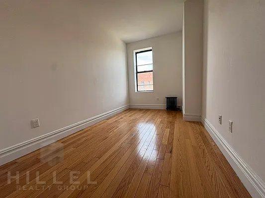 Building Photo - 3 bedroom in ASTORIA NY 11105