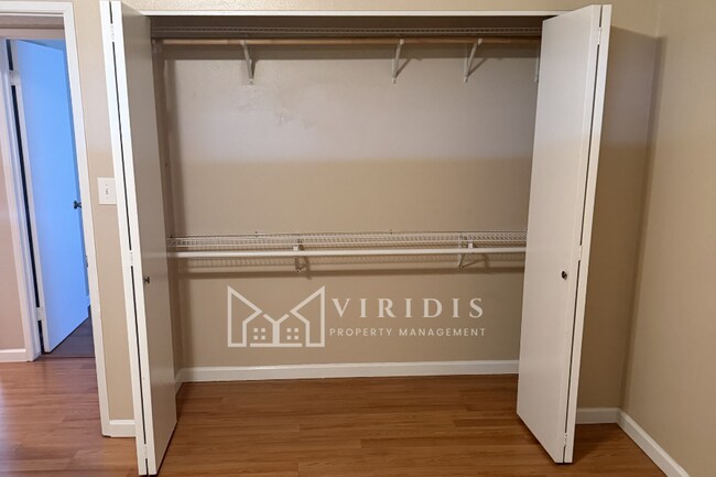 Building Photo - 1304 La Puente Dr