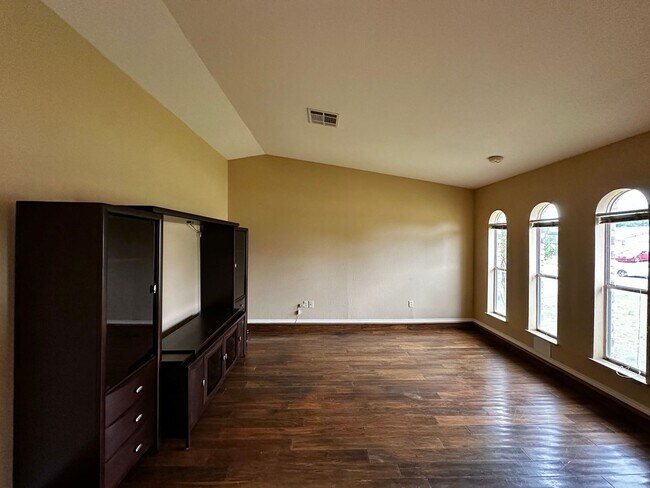 Building Photo - Remodeled Bathrooms