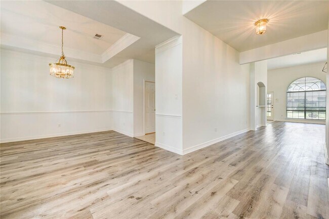 Building Photo - 8803 Memorial Creek Dr