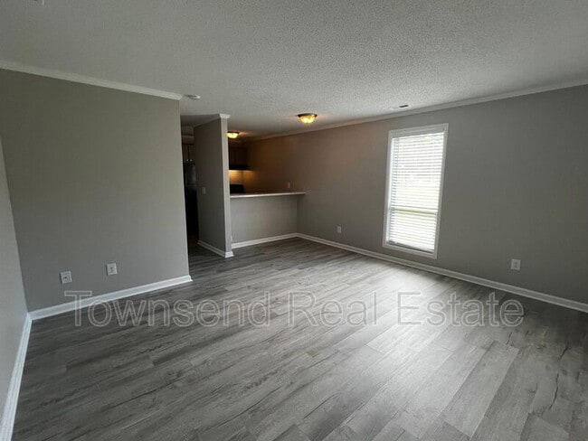 Building Photo - 5846 Century Oaks Dr