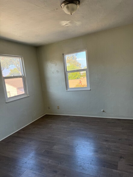 Building Photo - 5943 Primrose Ave