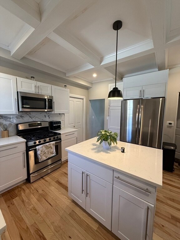 Building Photo - 86 Oak St