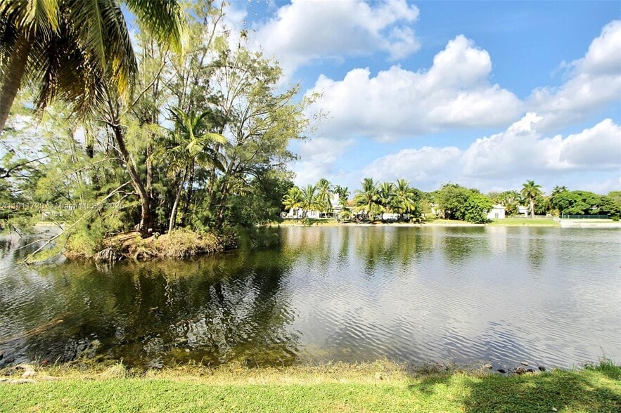 Building Photo - 89 Corydon Dr