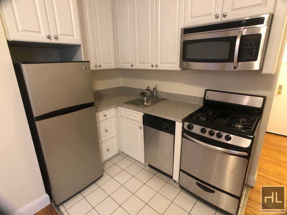 Building Photo - WEST 13 STREET