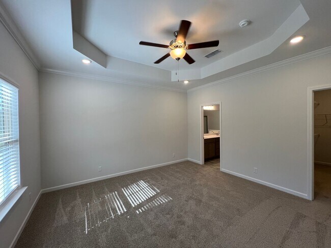 Building Photo - Gorgeous NEW CONSTRUCTION 3 BR 2 Bath Home - Right off Hwy 231 S.