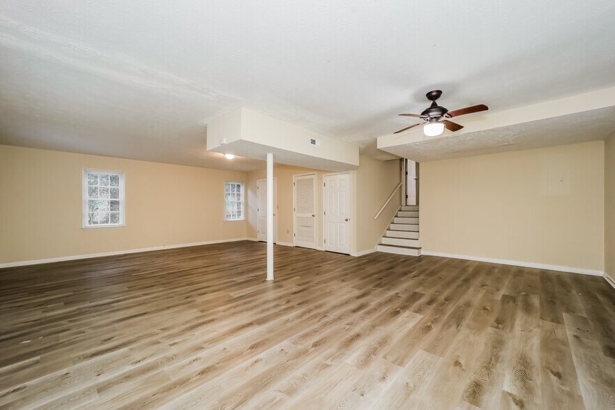 Building Photo - 2350 Bankstone Dr SW
