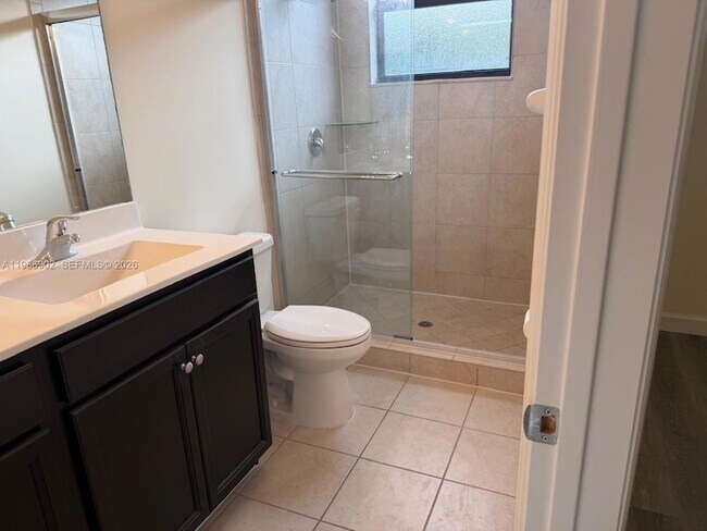 Building Photo - 144 NE 37th Terrace