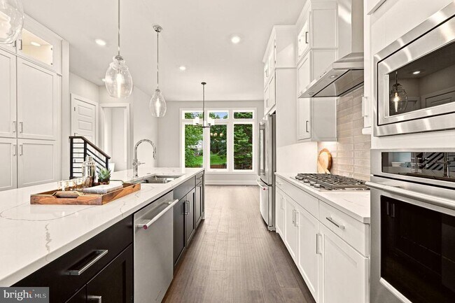 Building Photo - 11630 American Dream Way
