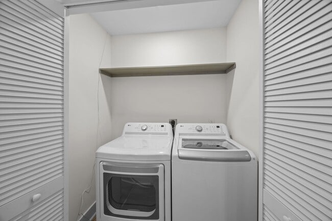 Building Photo - Impeccably Renovated Brick Ranch on James ...