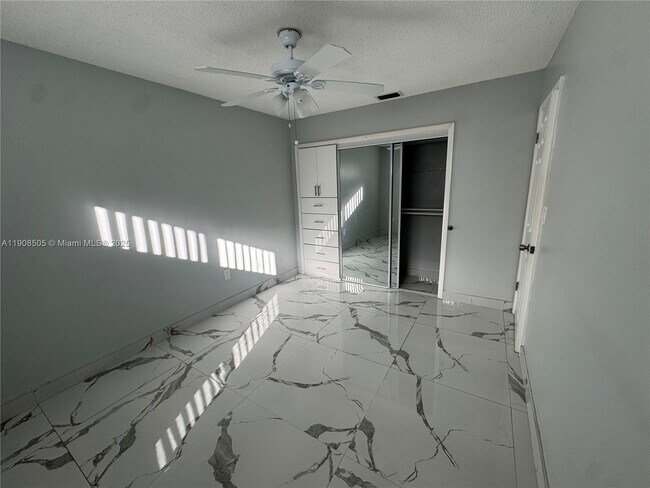 Building Photo - 8701 NW 109th Terrace