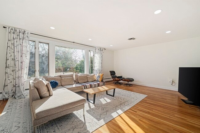 Building Photo - 66 Roosevelt Rd