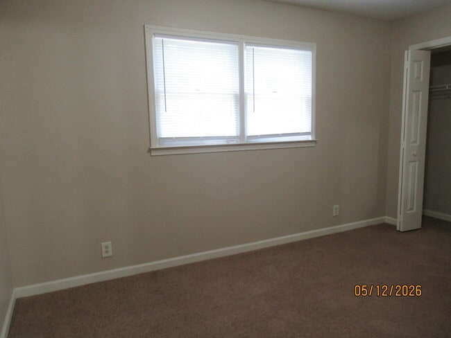 Building Photo - 170 Gertrude Dr