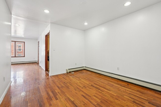 Building Photo - 105 Beacon Ave