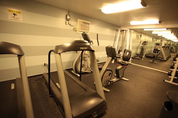 Primary Photo - 4300 Sheridan St