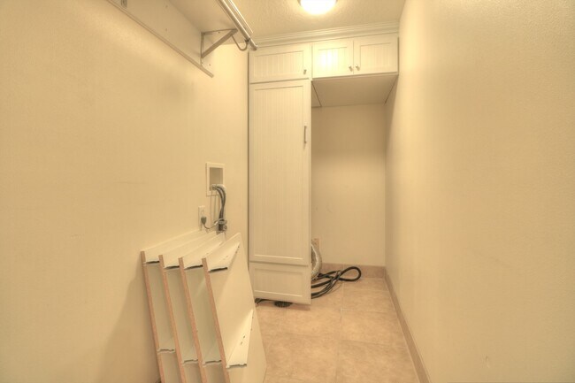Building Photo - New reduced rent!