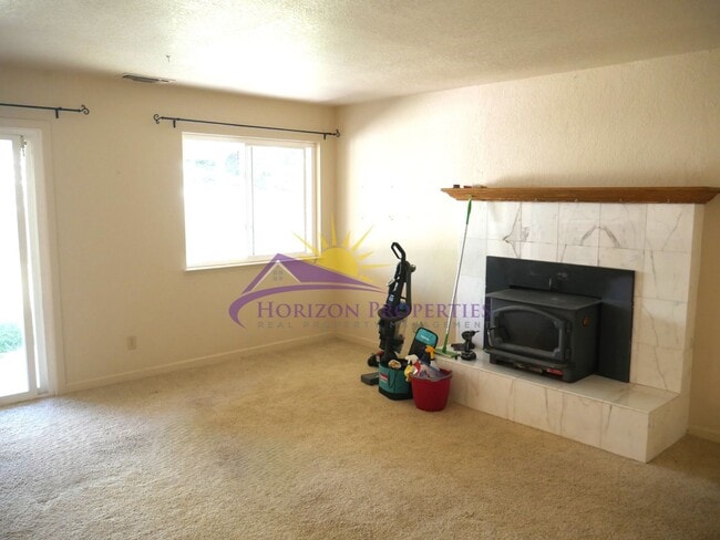 Building Photo - 3 Bed 2.5 Bath 1,766 sqft Fair Oaks Home